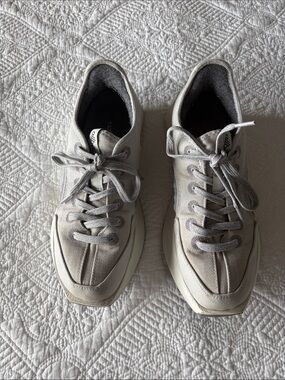 Allbirds Women’s Casual Lace-Up Sneakers in Light Gray